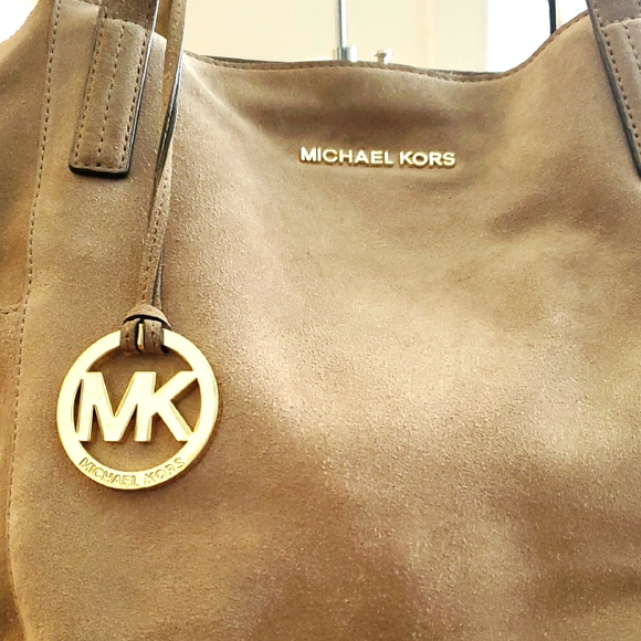 Michael Kors Handbags - Michael Kors Brown Shoulder Bag with Gold Medallion GUC